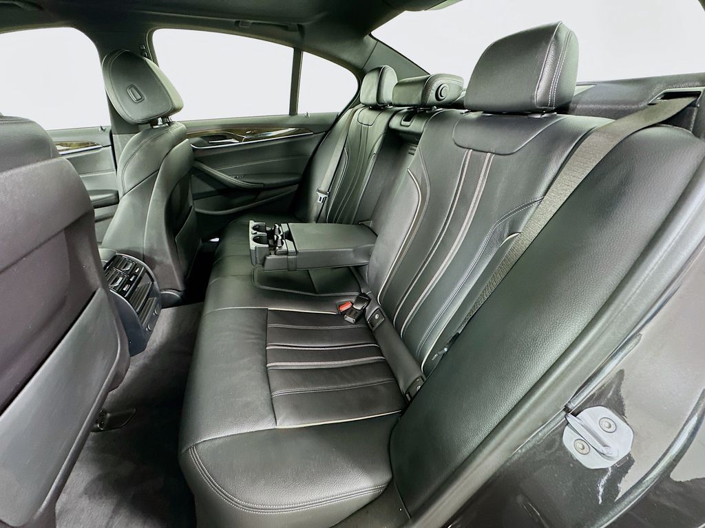 Thumbnail: 2019 BMW 5 Series - 25