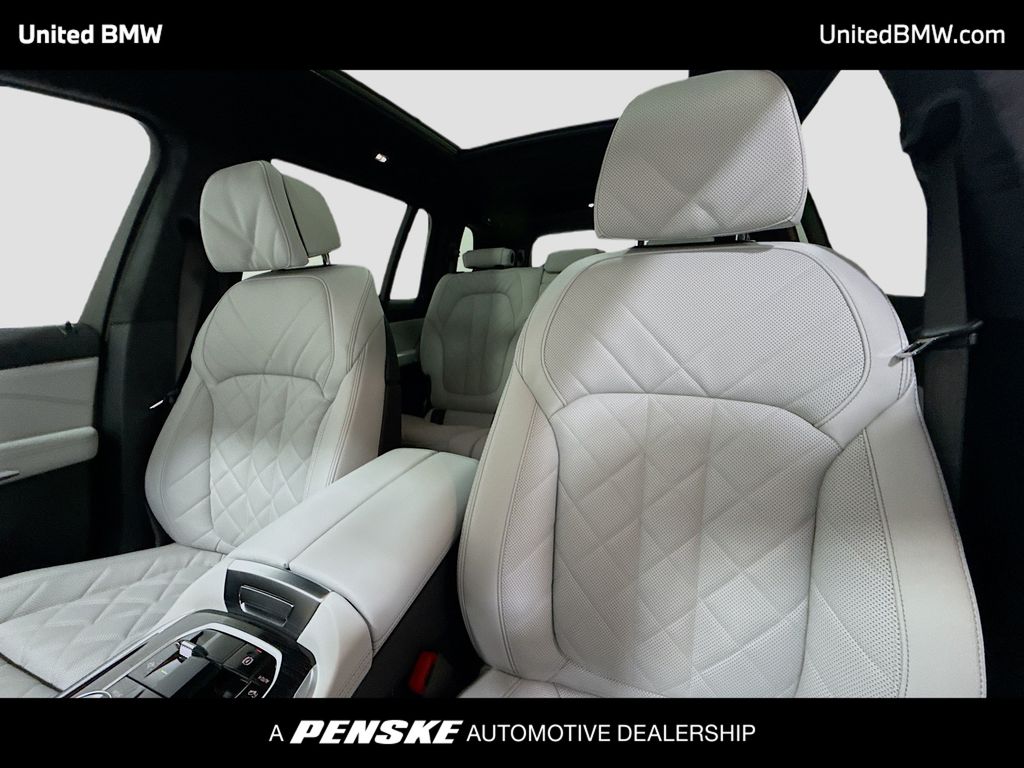 Thumbnail: 2026 BMW X7 - 5