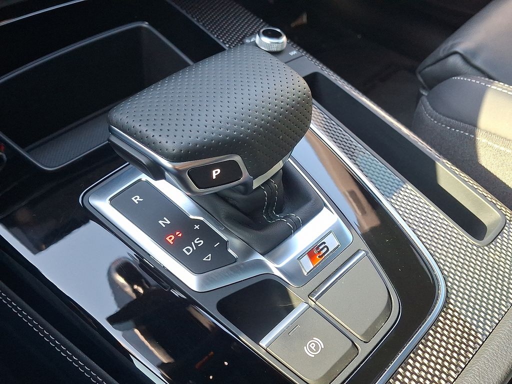 Thumbnail: 2024 Audi SQ5 - 15