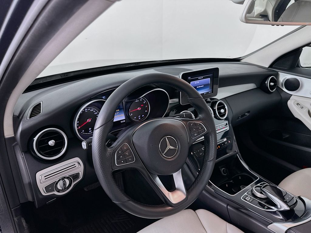 Thumbnail: 2015 Mercedes-Benz C-Class - 9