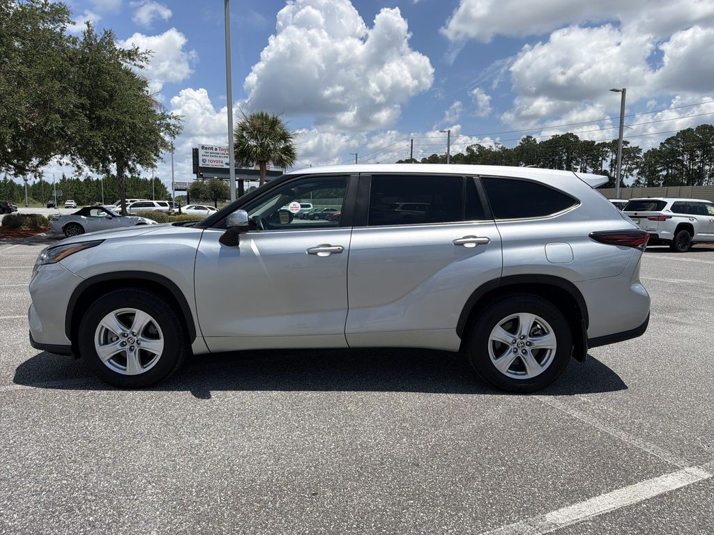 Used 2024 Toyota Highlander SUV