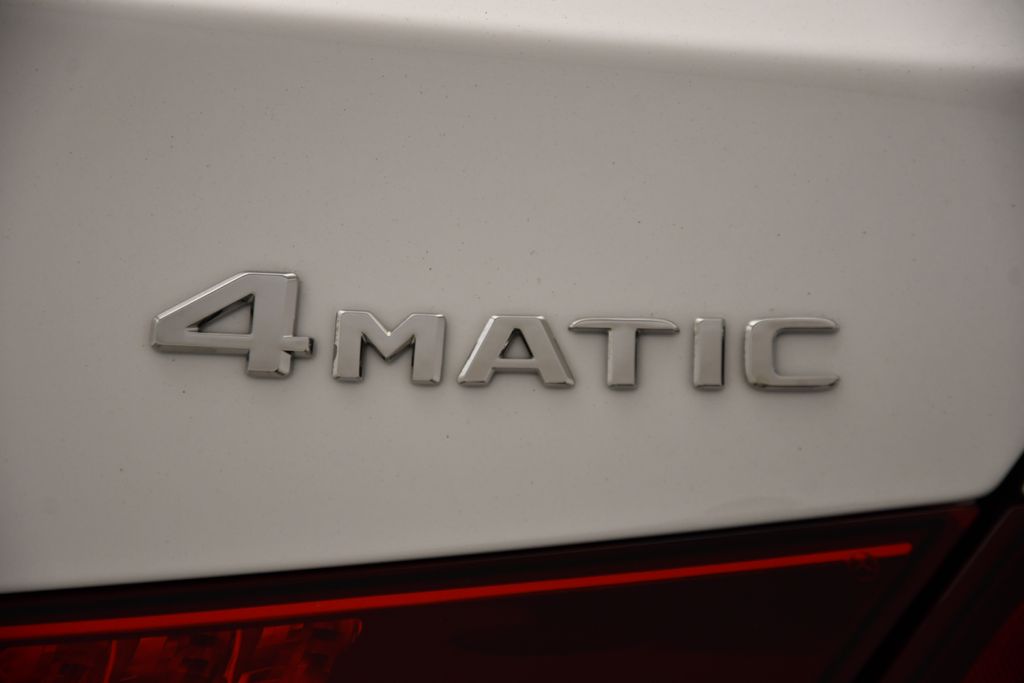 Thumbnail: 2025 Mercedes-Benz C-Class - 10