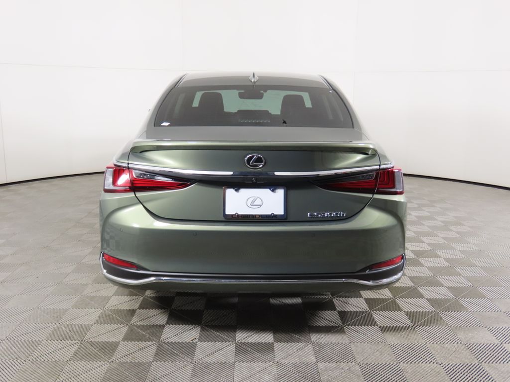 2025 Lexus ES Hybrid 300h 6