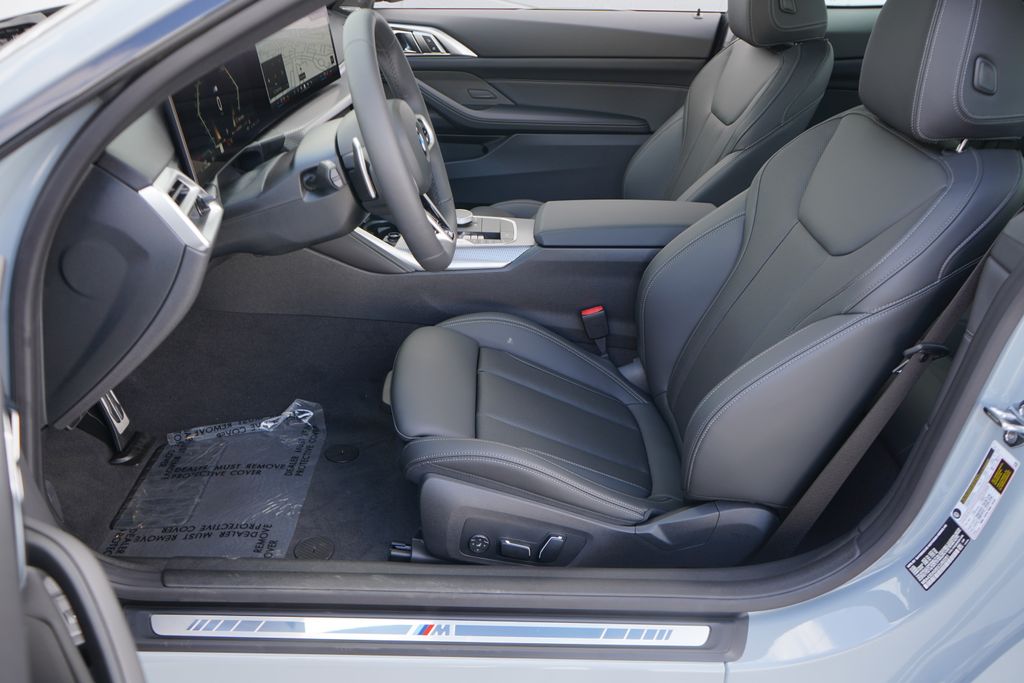 Thumbnail: 2025 BMW 4 Series - 10