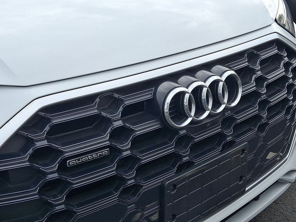 Thumbnail: 2025 Audi Q5 - 4