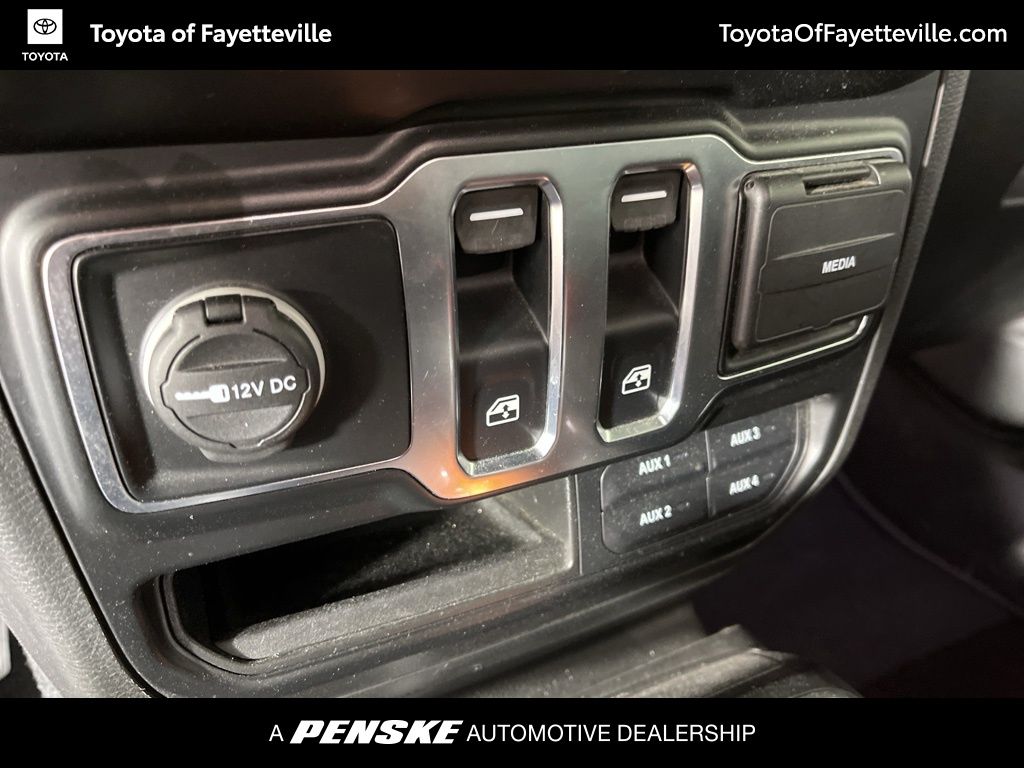 Thumbnail: 2022 Jeep Wrangler - 22