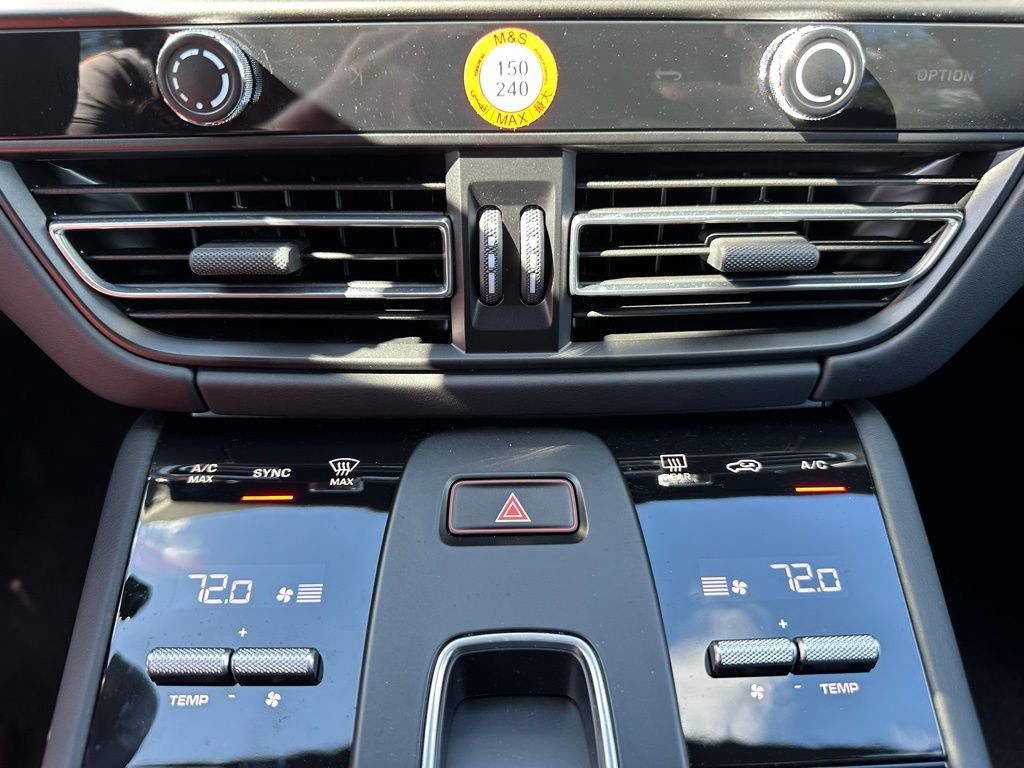 Thumbnail: 2025 Porsche Macan - 30