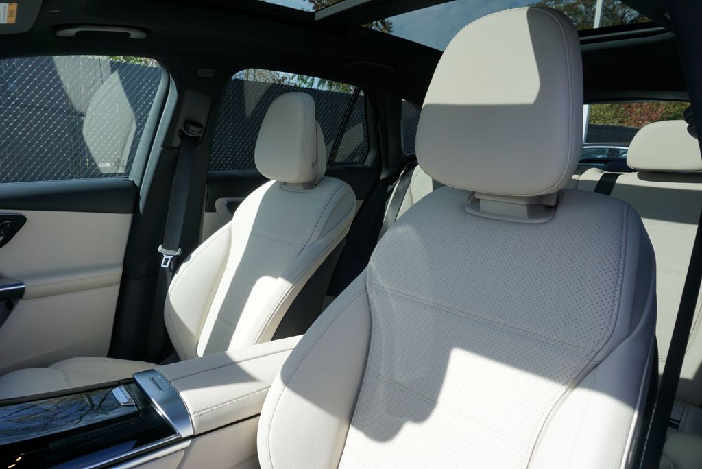 Thumbnail: 2026 Mercedes-Benz GLC - 11