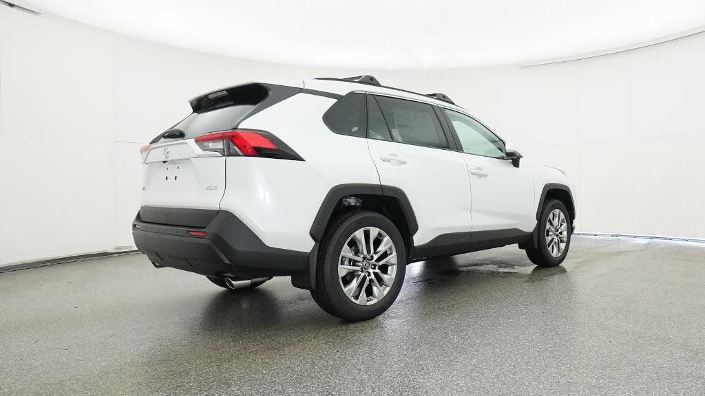 Thumbnail: 2025 Toyota RAV4 - 31