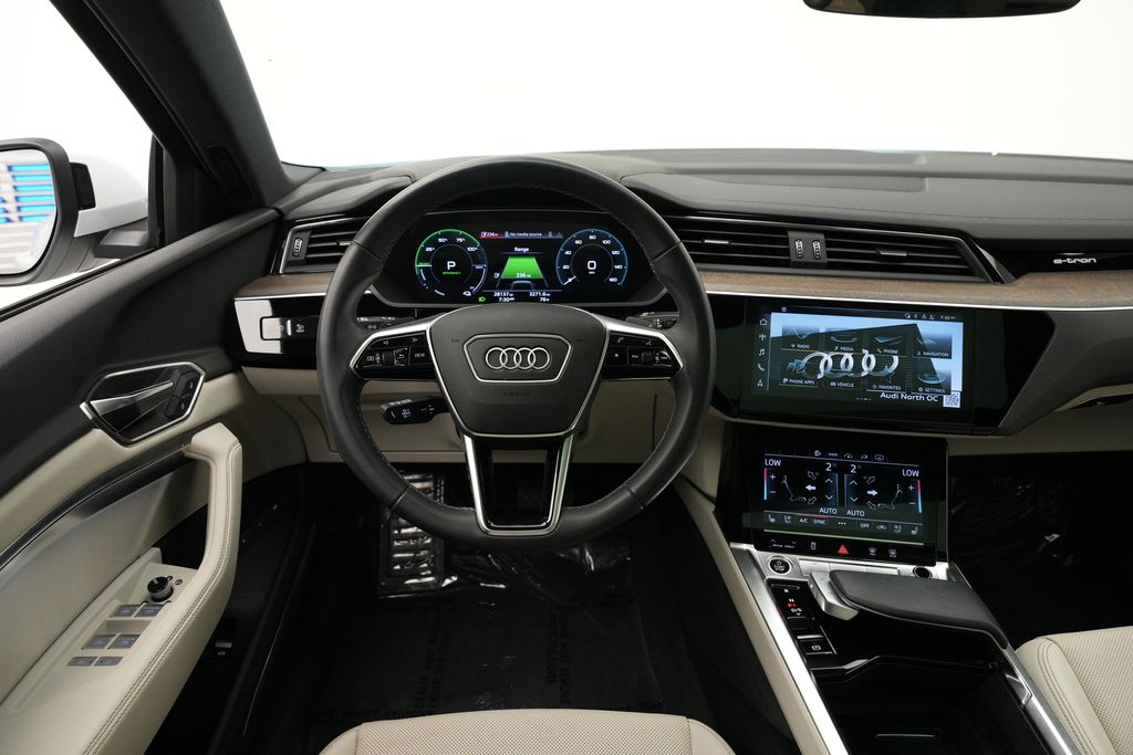 Thumbnail: 2024 Audi Q8 e-tron - 9