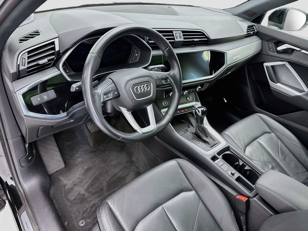 Thumbnail: 2021 Audi Q3 - 9