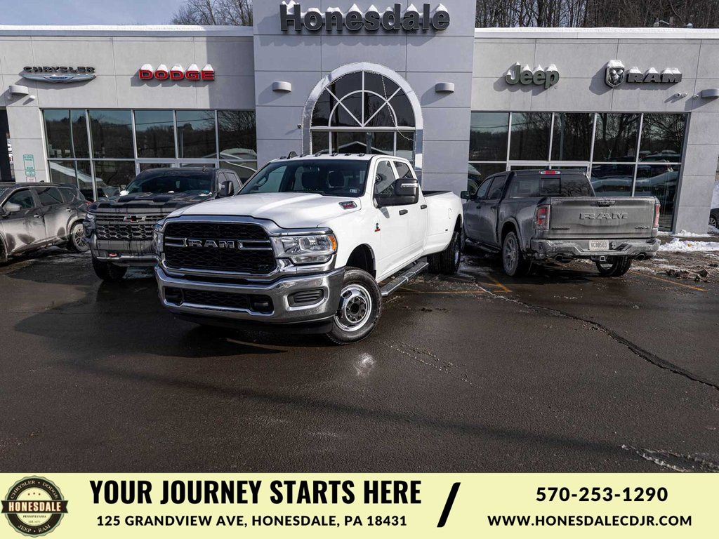 2024 RAM 3500 Tradesman Crew Cab LB DRW 4WD
