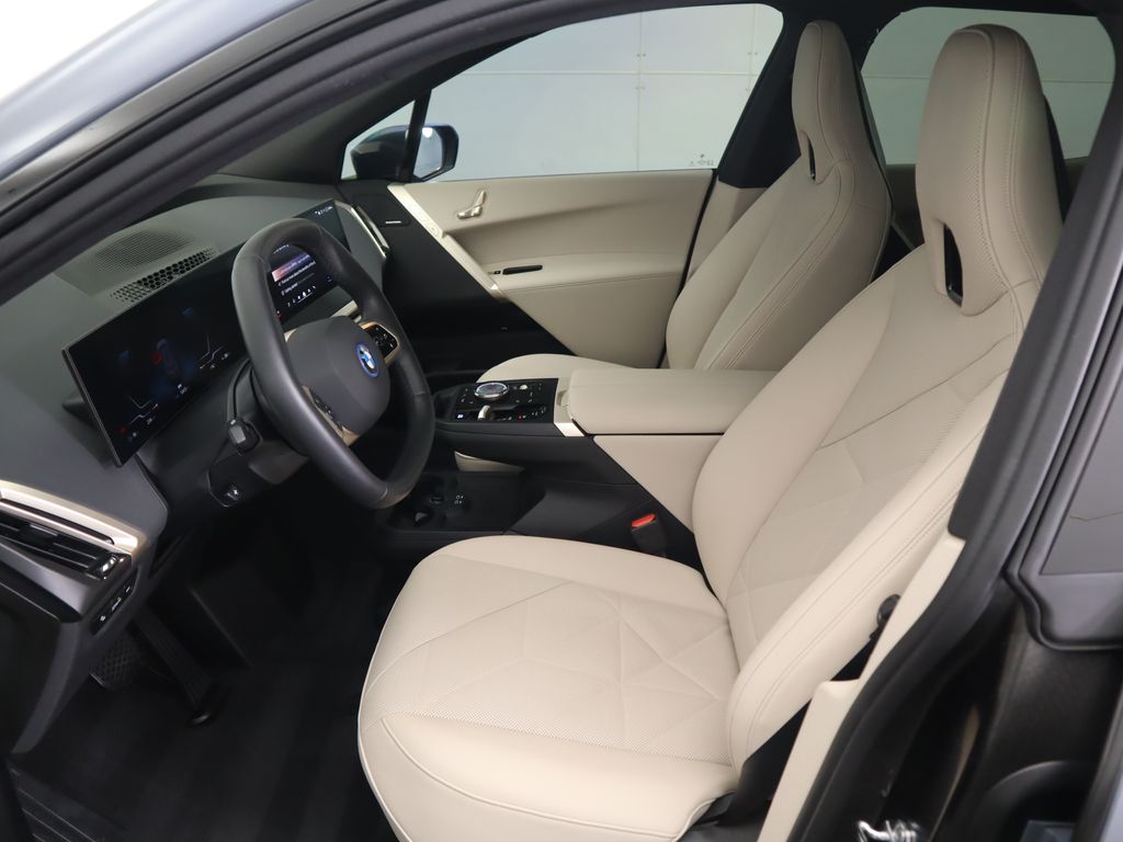 Thumbnail: 2025 BMW iX - 20