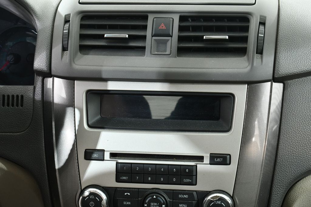 Used 2010  Ford SEL Flex Fuel image 9