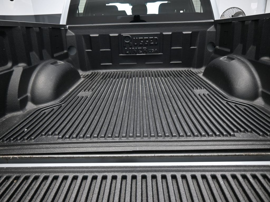 Used 2023 Iconic Silver Metallic Ford XL image 33