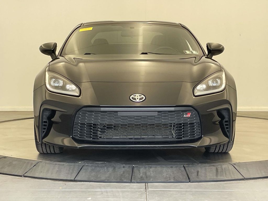2025 Toyota GR86 Premium - 9