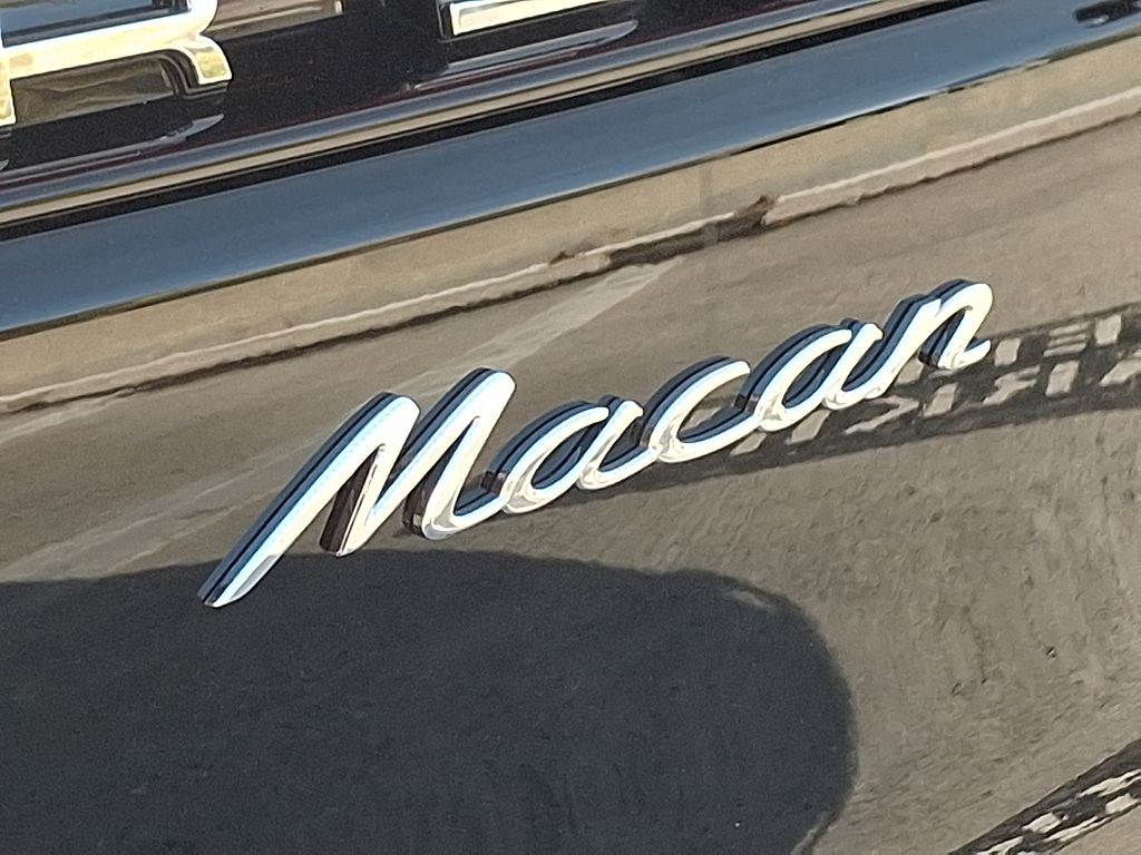 Thumbnail: 2026 Porsche Macan - 27