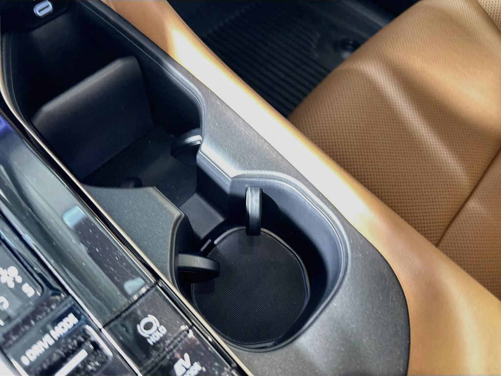 2025 Toyota Crown Signia Limited