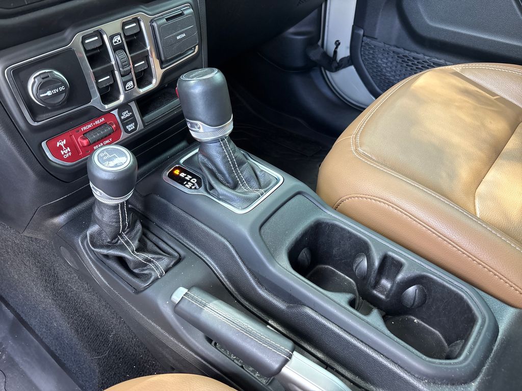 Used 2022 Beige Jeep Rubicon image 28