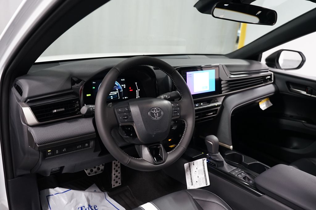 Thumbnail: 2025 Toyota Camry - 11