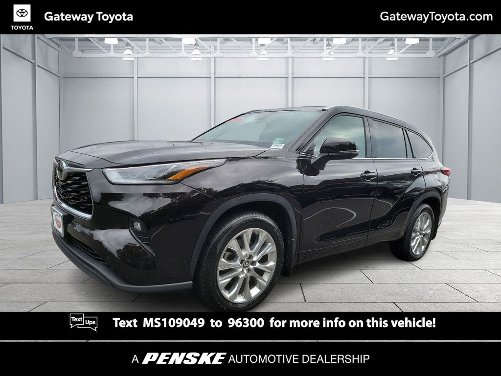 2021 Toyota Highlander Limited -
                Toms River, NJ