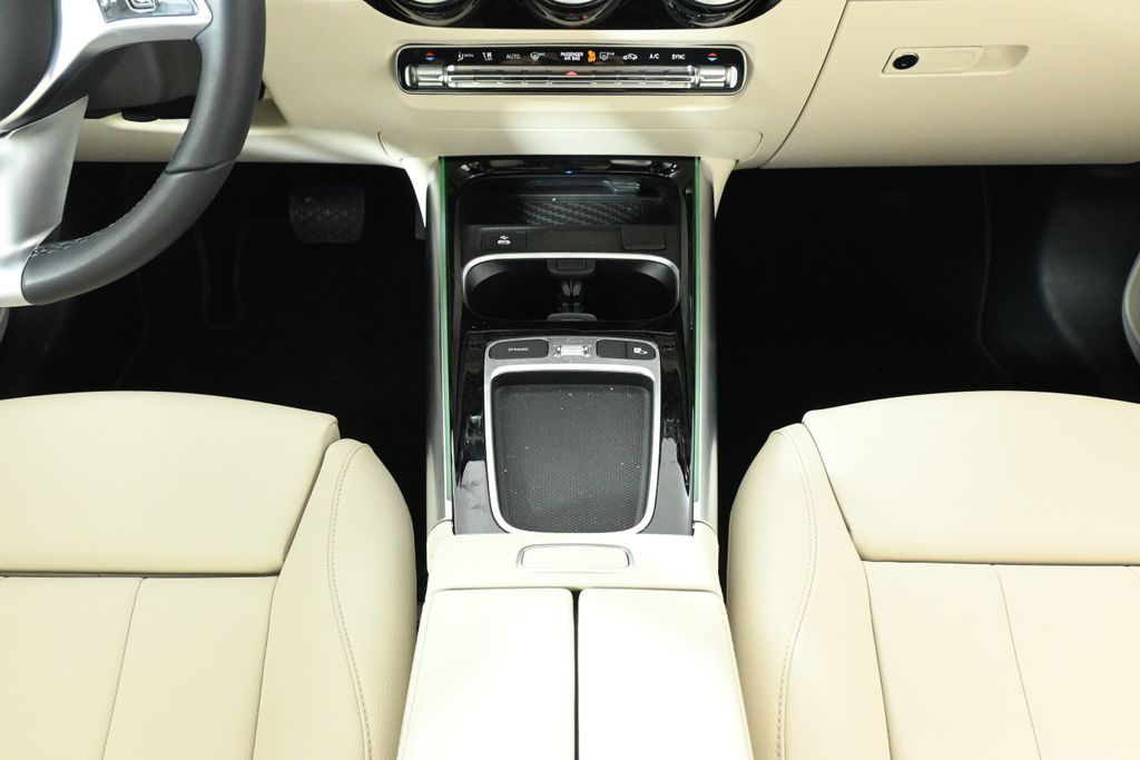 2025 Mercedes-Benz GLA 250 4MATIC 24