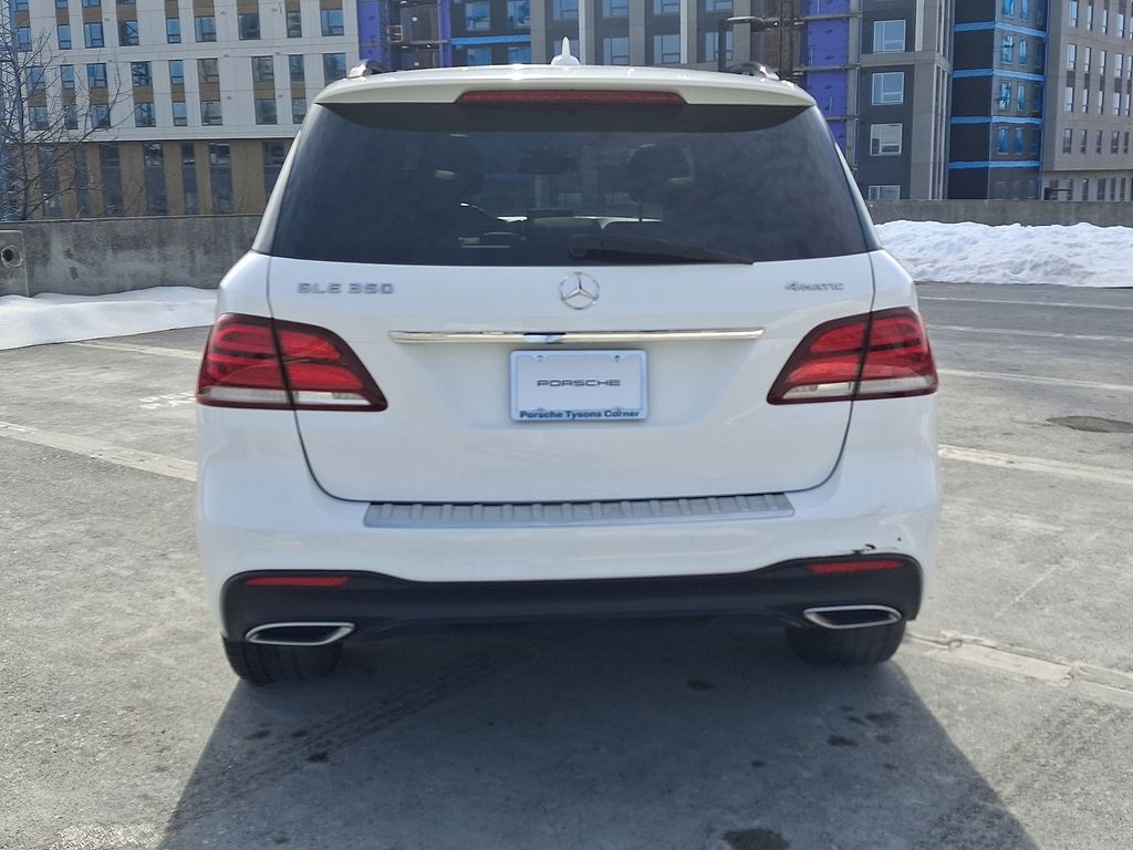 Thumbnail: 2017 Mercedes-Benz GLE - 9