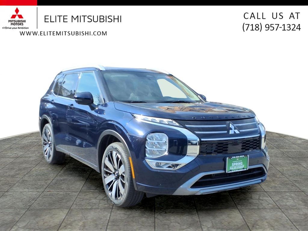 2026 Mitsubishi Outlander LE