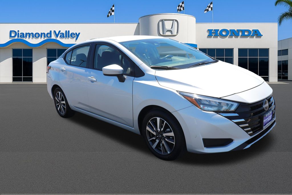 Brilliant Silver Metallic 2025 Nissan Versa Sedan Front-Wheel Drive Continuously Variable Transmission