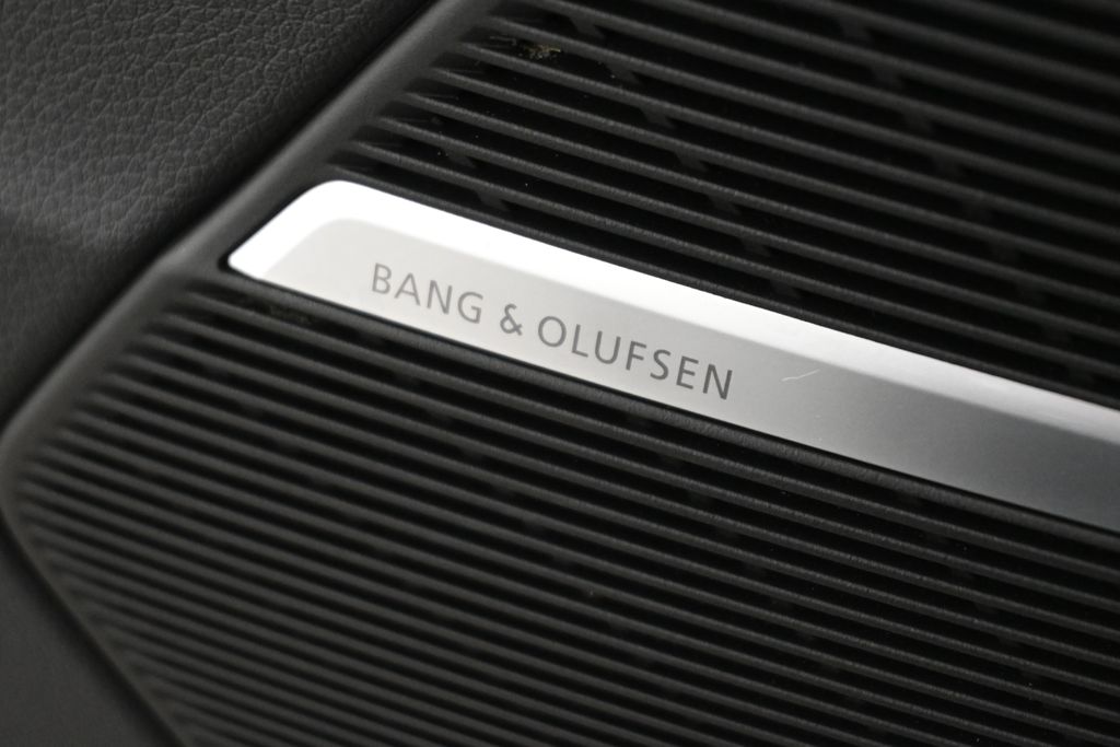 Thumbnail: 2024 Audi RS Q8 - 29