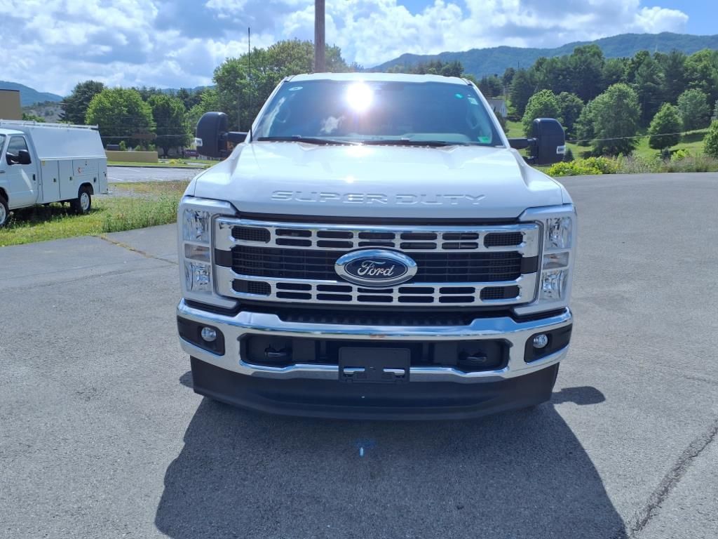 New 2025 White Ford XLT image 9