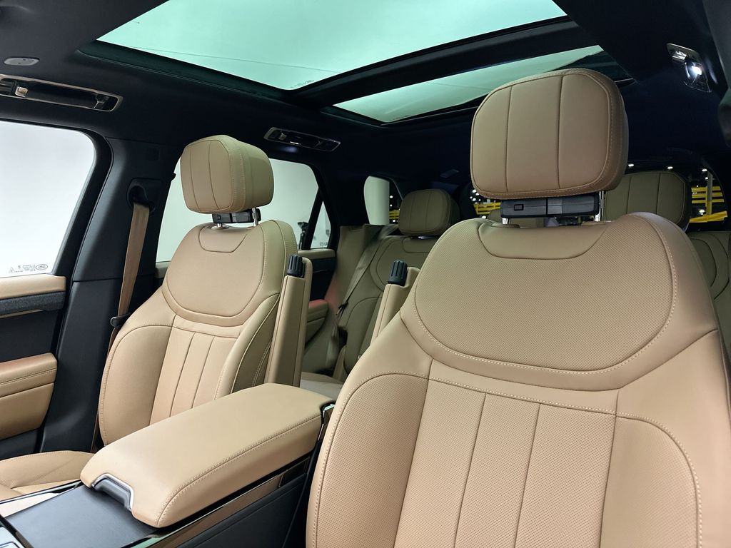 2025 Land Rover Range Rover Sport SE 10
