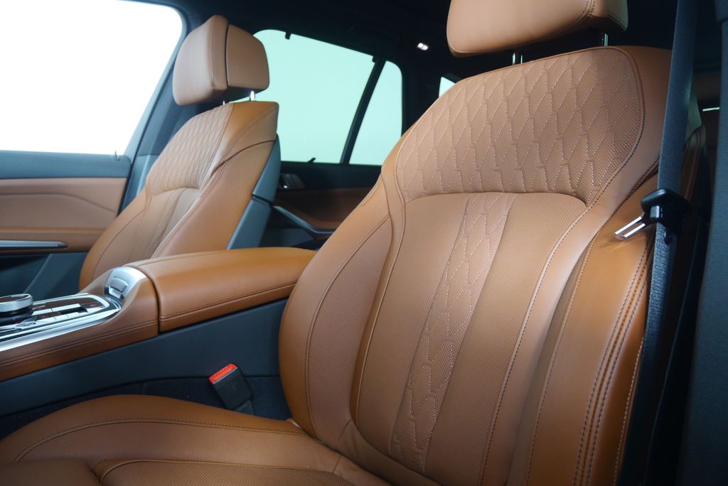 Thumbnail: 2026 BMW X5 - 11
