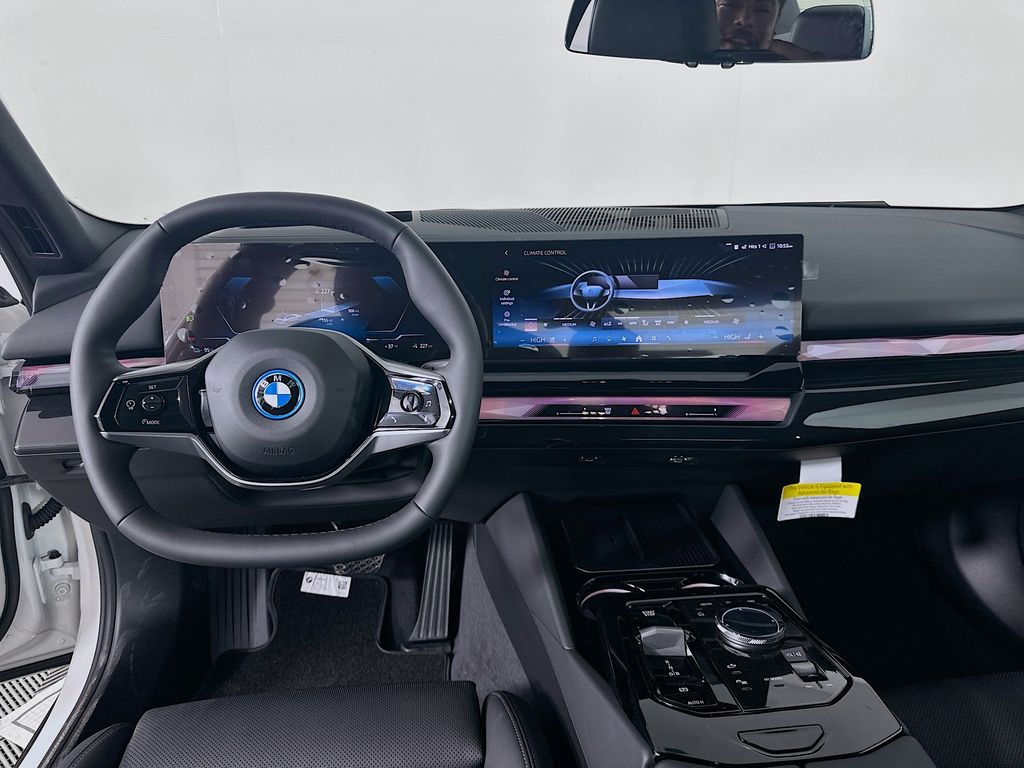 2025 BMW i5 eDrive40 19