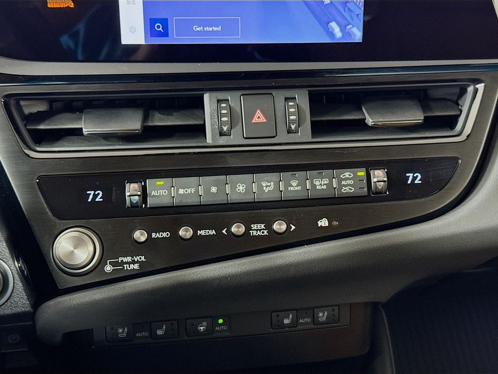 Thumbnail: 2025 Lexus ES - 16