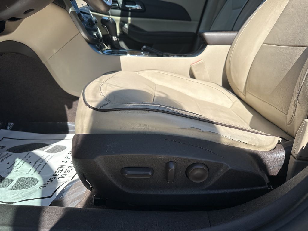2014 Champagne Silver Metallic Chevrolet Malibu LT FWD Sedan
