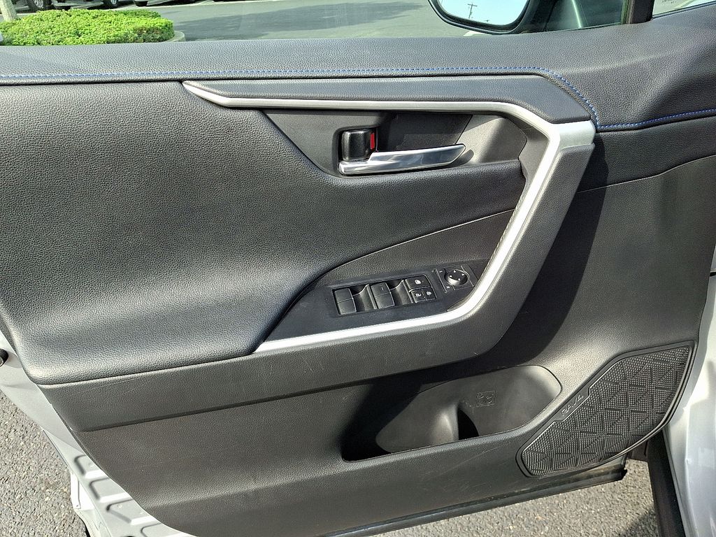 Thumbnail: 2021 Toyota RAV4 - 13