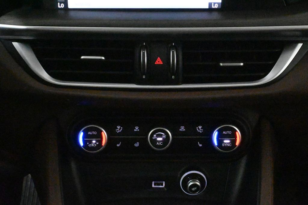 2021 Alfa Romeo Stelvio  25