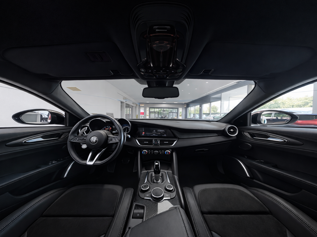 Thumbnail: 2018 Alfa Romeo Giulia - 11