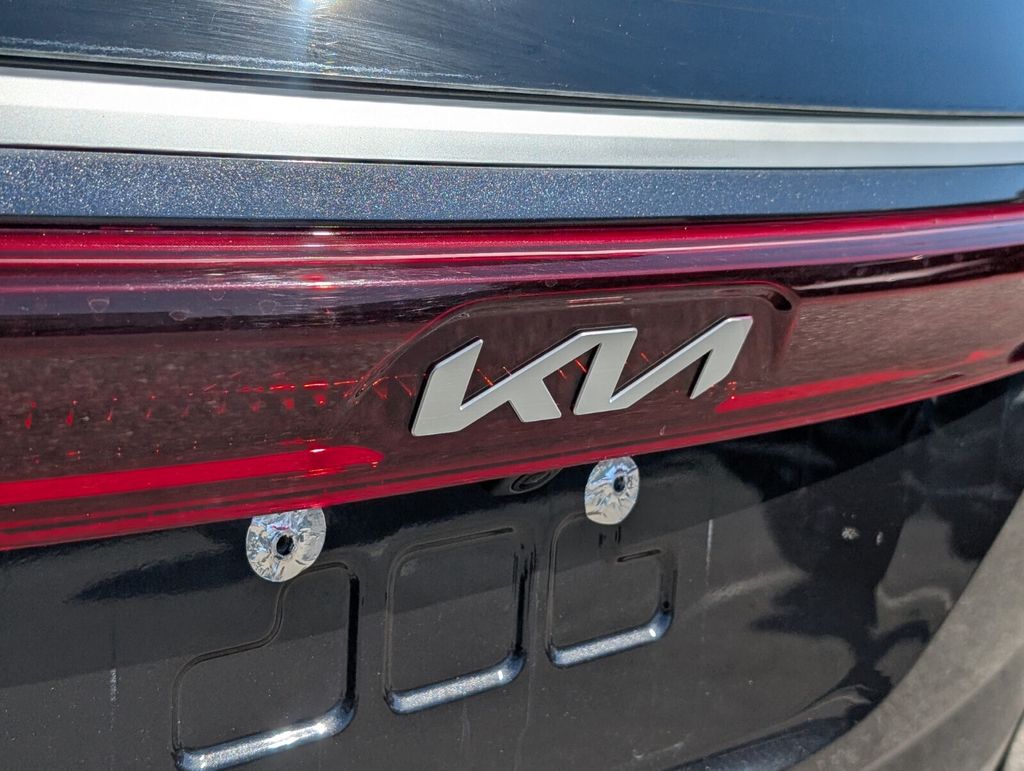 used 2023 Kia Carnival car, priced at $24,998