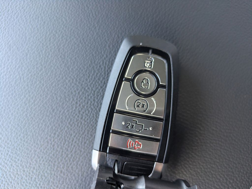 2026 Ford F-350 Super Duty LARIAT