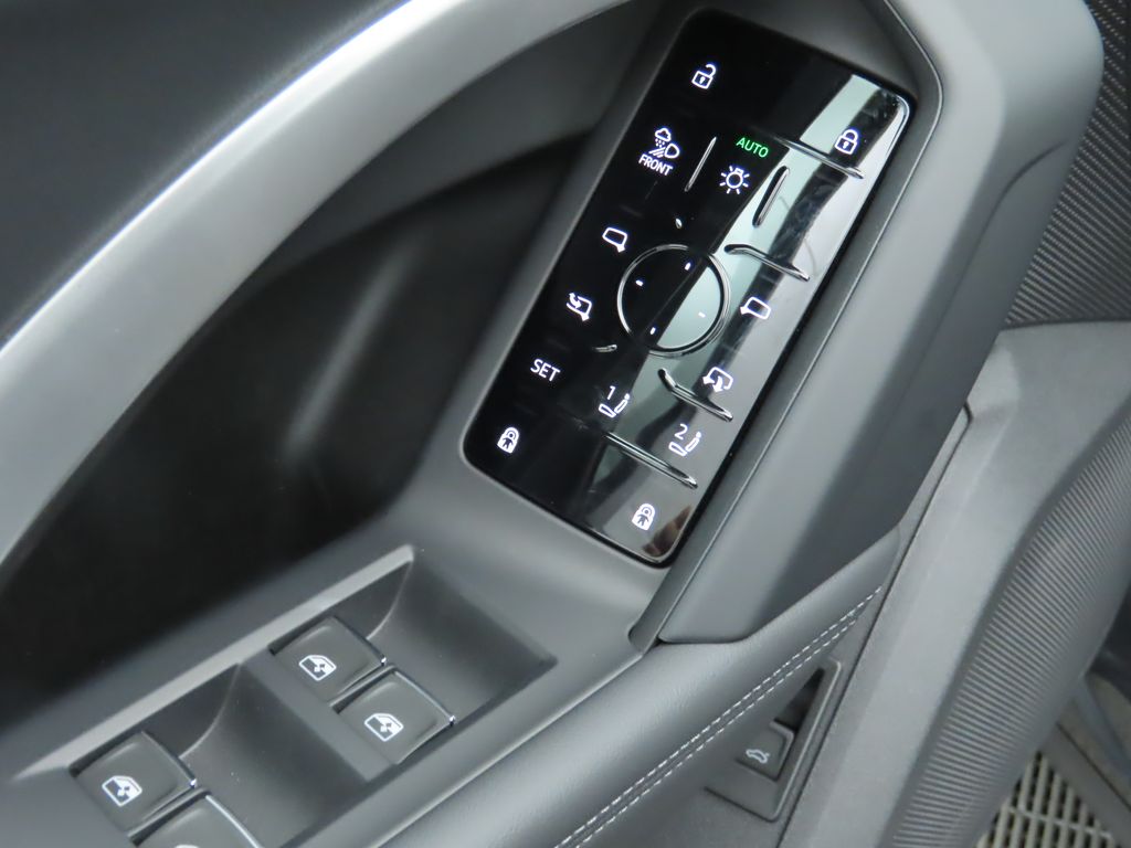 Thumbnail: 2025 Audi Q5 - 25