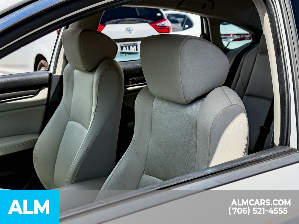 Used 2018 White Honda LX image 14