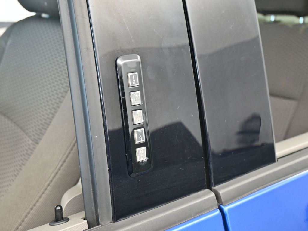 Used 2018 Lightning Blue Ford XLT image 33