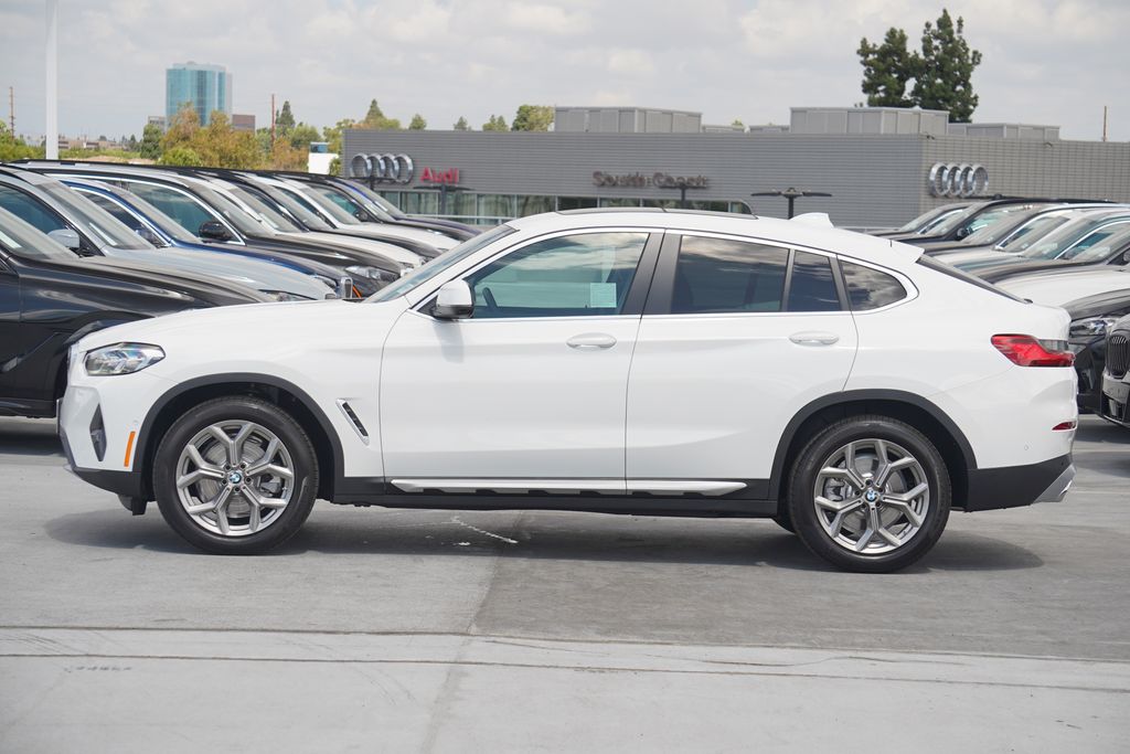 2025 BMW X4 xDrive30i 4