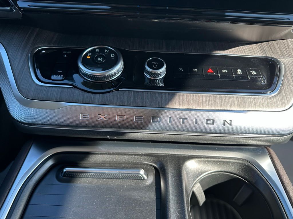 2026 Ford Expedition Max Platinum Gray at Grove City Ford