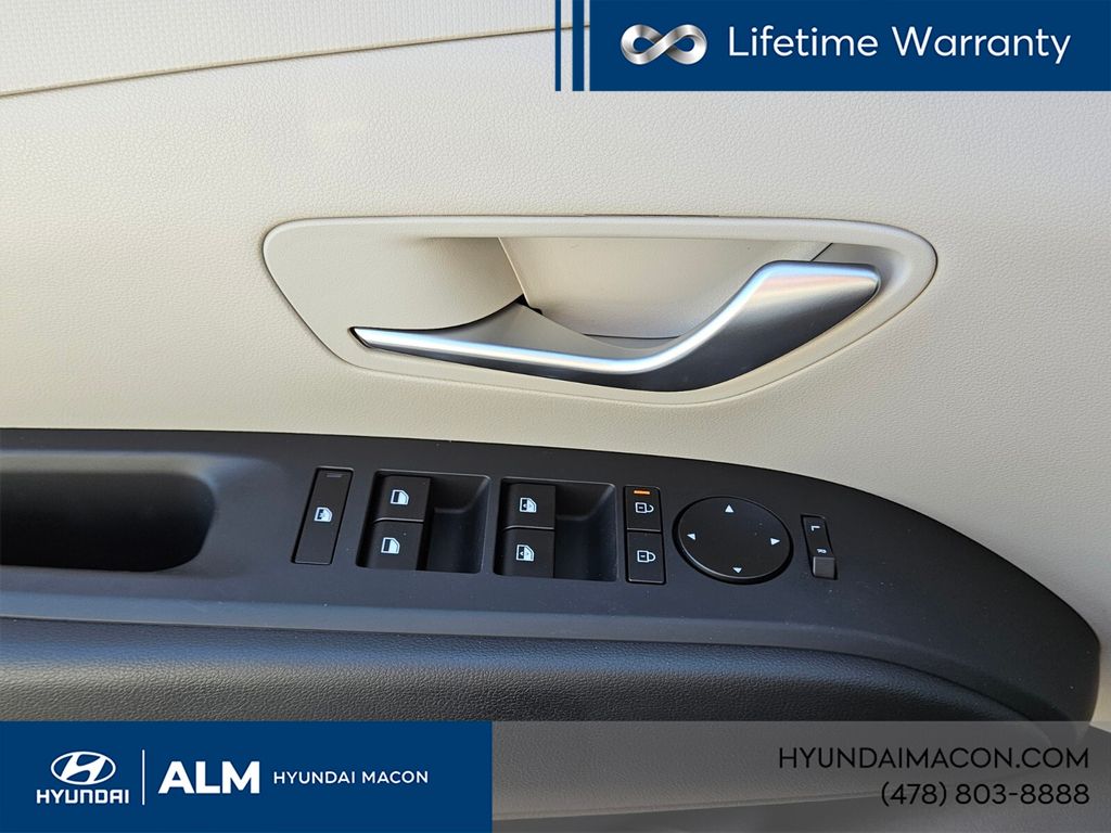 New 2026 White HYUNDAI SEL image 32