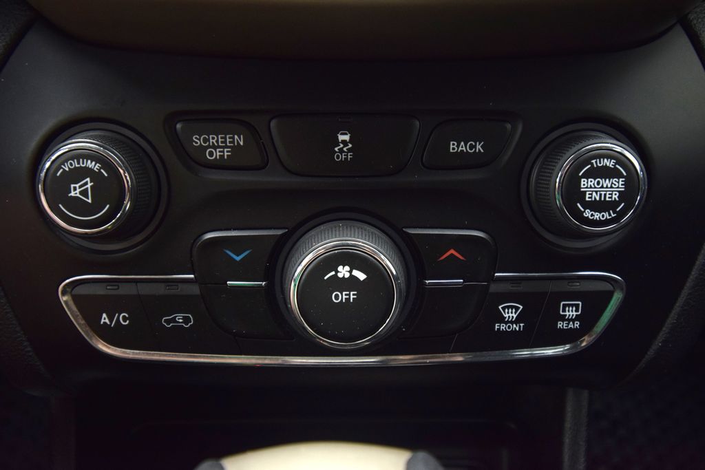 used 2015 Jeep Cherokee car, priced at $8,500