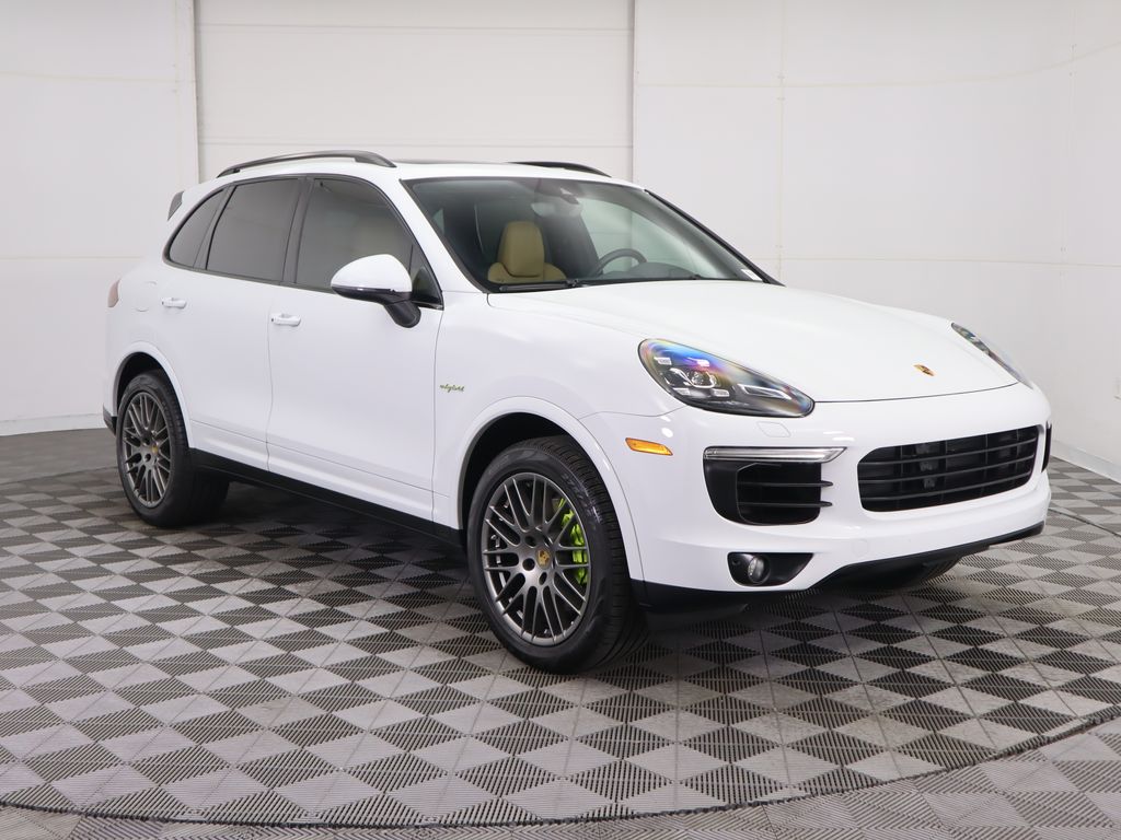 Thumbnail: 2018 Porsche Cayenne - 3