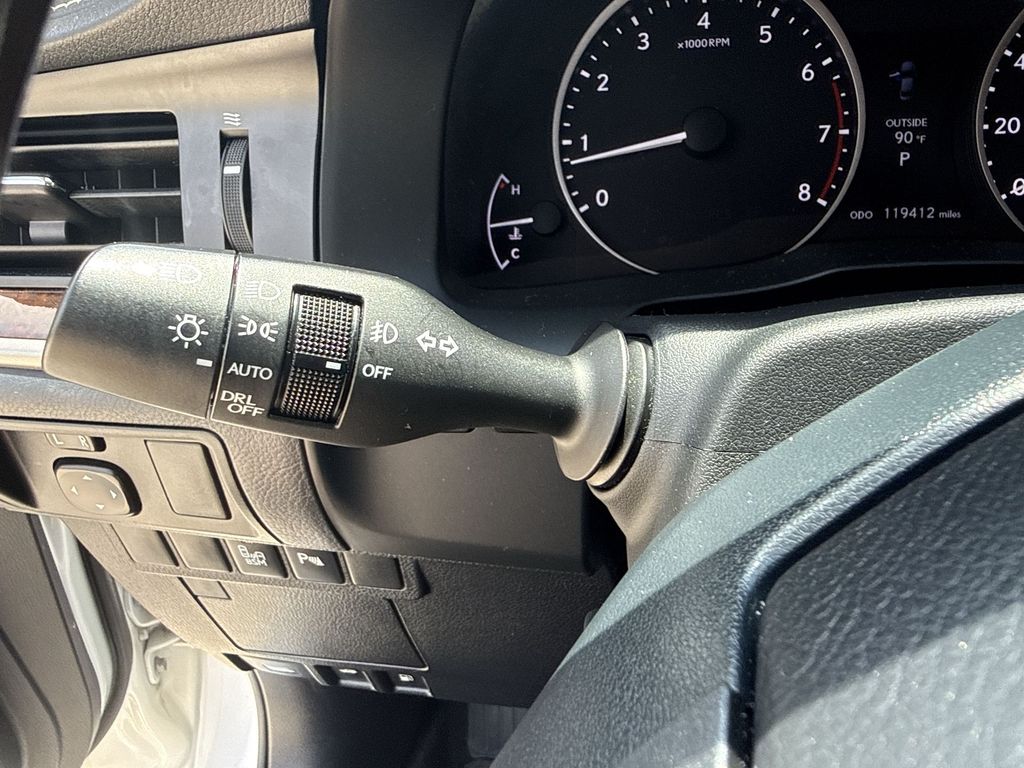 Thumbnail: 2015 Lexus ES - 28